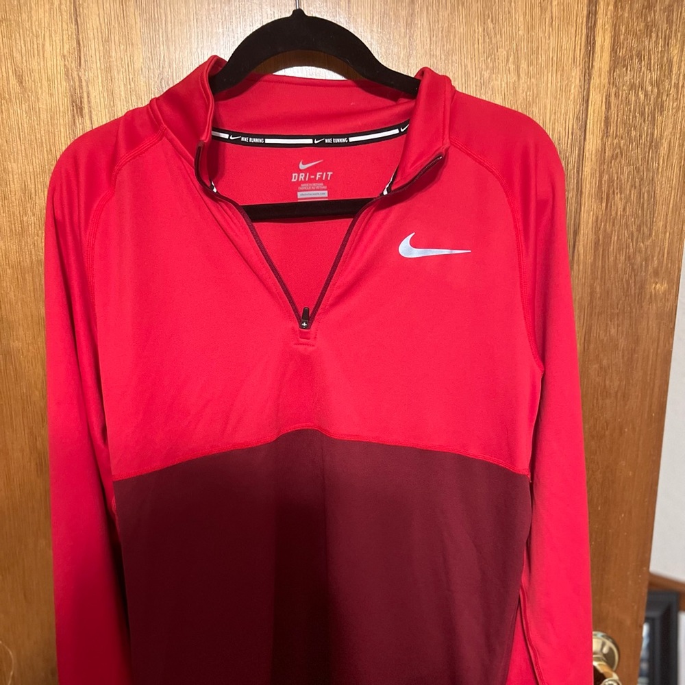 Women’s Nike dry fit, long sleeve shirt